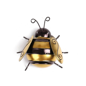 Funny 3D Metal Garden Bees Wall Art Decorations for Indoor Outside Deck Yard Art Backyard Porch Fence Gardening Gifts