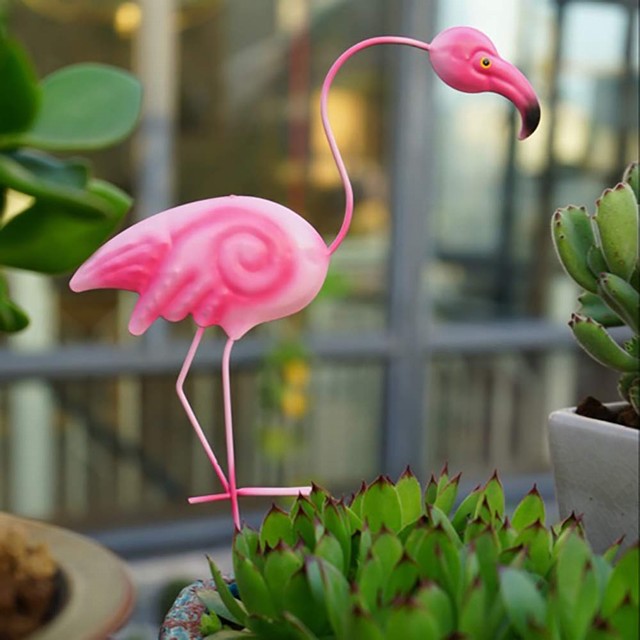 Wholesale Metal Fox Figurines And Pink Flamingo Statue Indoor Garden Decor