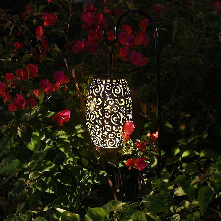 Outdoor Waterproof Hanging Retro Solar Lanterns Led Lights For Patio Garden Courtyard Porch Courtyard Pathway Decorative