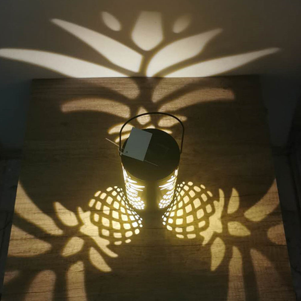 Outdoor Iron Art Waterproof Led Pineapple Cutout Metal Solar Lantern Light For Patio Passage Garden Decor