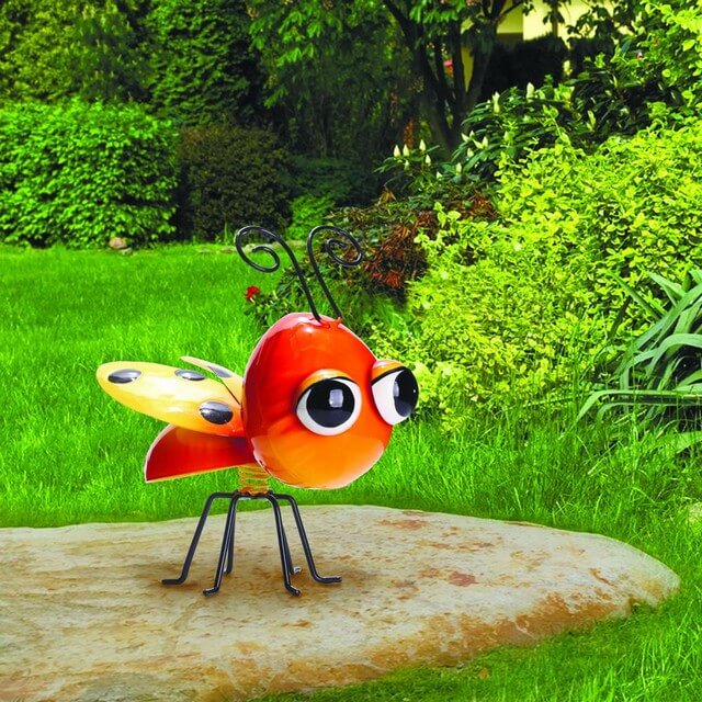 Moving Body Metal Ladybug Figurines Ornaments For Garden Decor