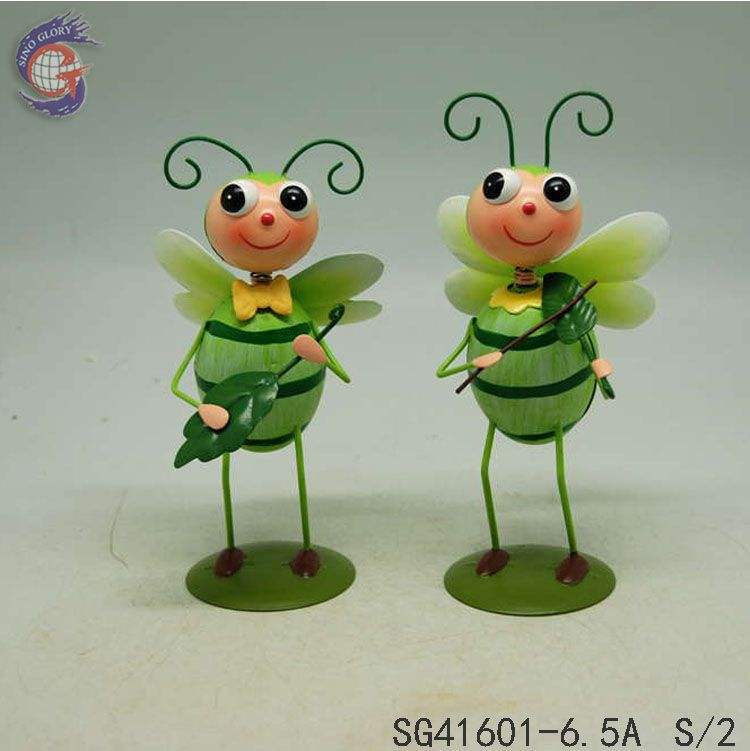 Standing bee metal iron insect garden decoration