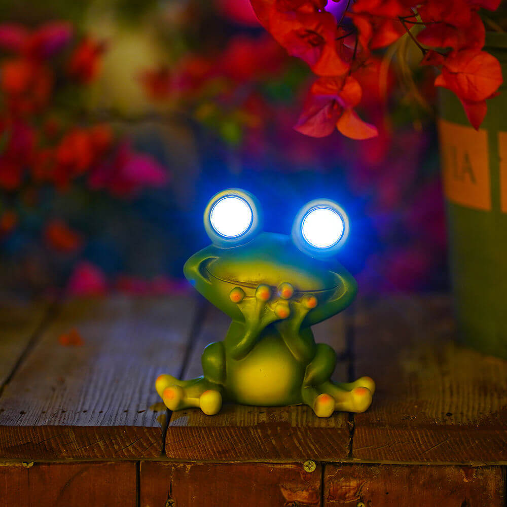 Glowing Eyes Frog Statue Cute Resin Solar Frogs Garden Decor 