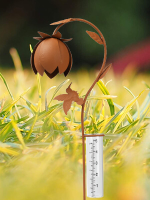 rusty flower rain gauge stake (2)