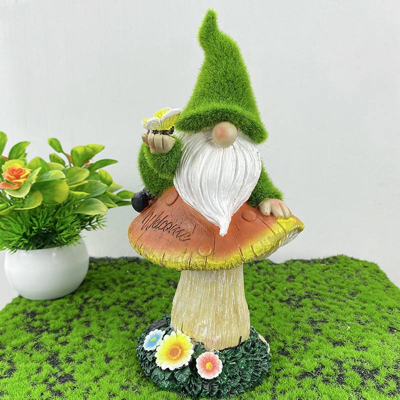 Flocked Garden Gnomes Resin Mushroom Butterfly Solar Statue For Garden Decor