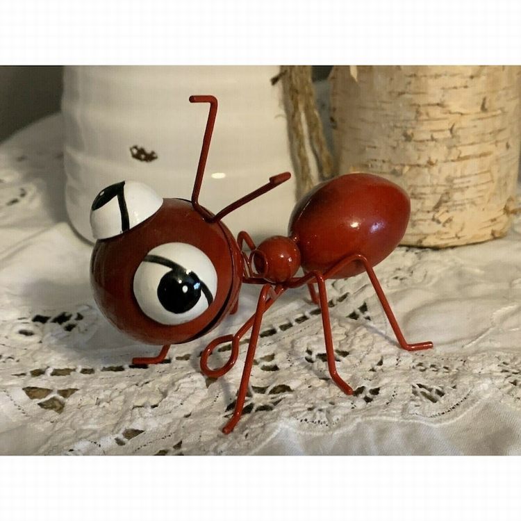 ant garden decor​